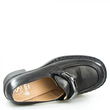 Półbuty na klocku ze srebrną ozdobą skórzane czarne Sempre