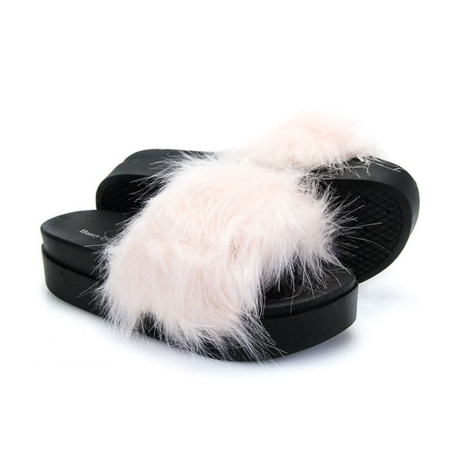 Klapki z futrem