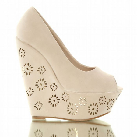 Rewelacyjne koturny z motywami kwiatów. Beżowe. 