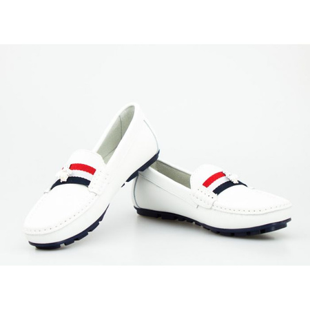 Mokasyny skórzane z ozdobami białe