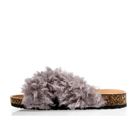 Klapki na ładnej platformie