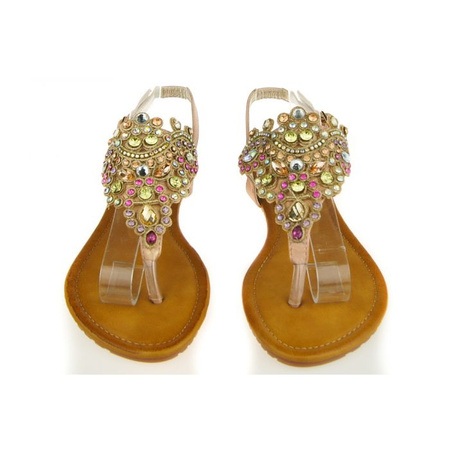 Pudrowe sandały z kryształami