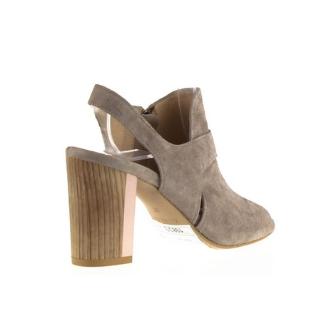 Zamszowe sandały stylowe beżowe Wolski