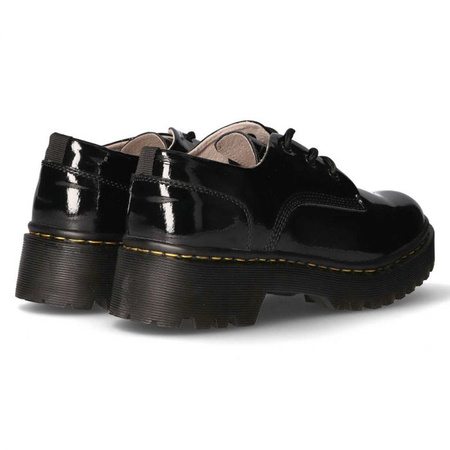 Półbuty skórzane na obcasie lakierowane czarne