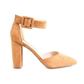 Sandały na słupku kamelowe