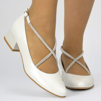 Czółenka z klamerkami z cyrkoniami skórzane perłowe ekru Butdam Maja