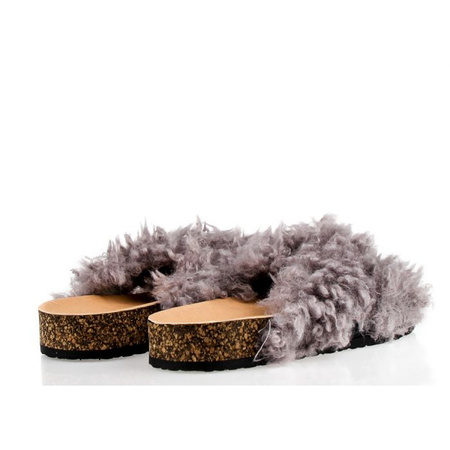 Klapki na ładnej platformie