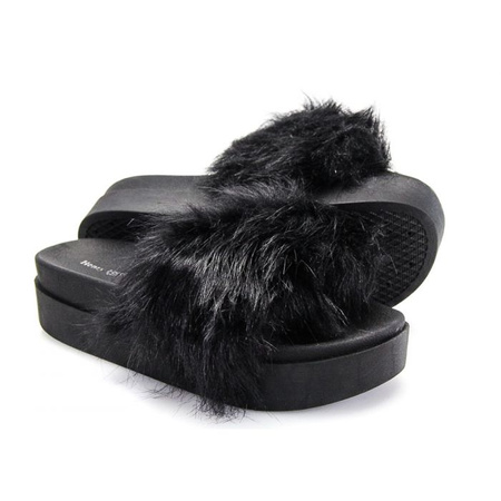 Klapki z futrem