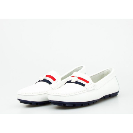 Mokasyny skórzane z ozdobami białe