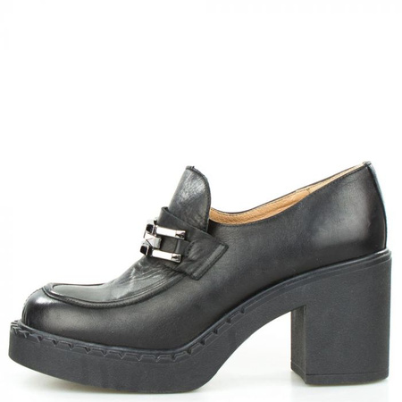 Półbuty na klocku ze srebrną ozdobą skórzane czarne Sempre
