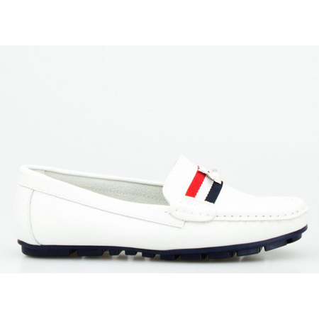 Mokasyny skórzane z ozdobami białe