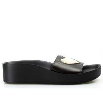 Klapki skórzane na koturnie z sercem czarne złote Sempre