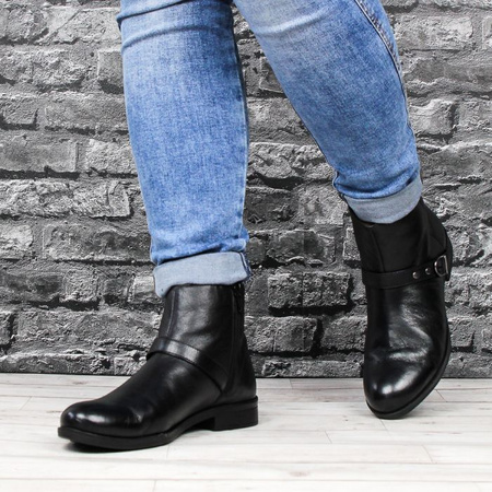 Skórzane botki z klamrą czarne Monnari