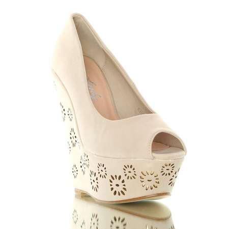 Rewelacyjne koturny z motywami kwiatów. Beżowe. 