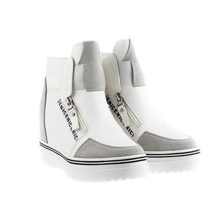 Sneakersy na koturnie