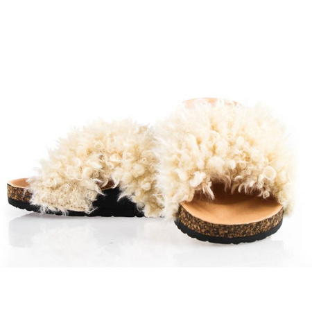 Klapki na ładnej platformie