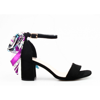 Sandały ze wstążką zamszowe czarne Evento