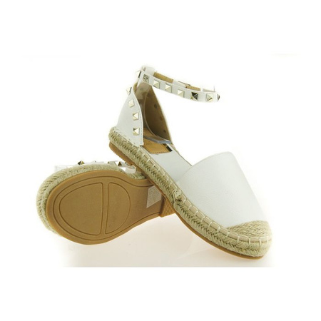 Espadryle z ćwiekami