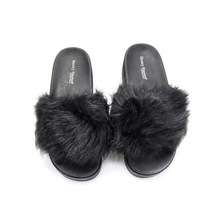 Klapki z futrem