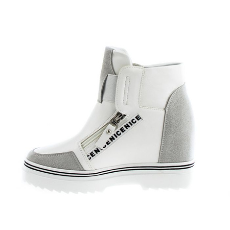 Sneakersy na koturnie