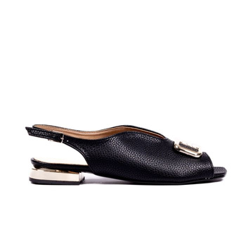 Sandały płaskie zabudowane ze złotą ozdobą matowe czarne Optimo 511