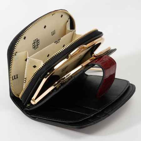 Portfel damski skórzany Monnari portmonetka ze wzorem w łuski lakierowany czerwony PUR0020