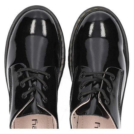 Półbuty skórzane na obcasie lakierowane czarne