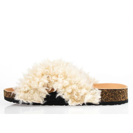 Klapki na ładnej platformie