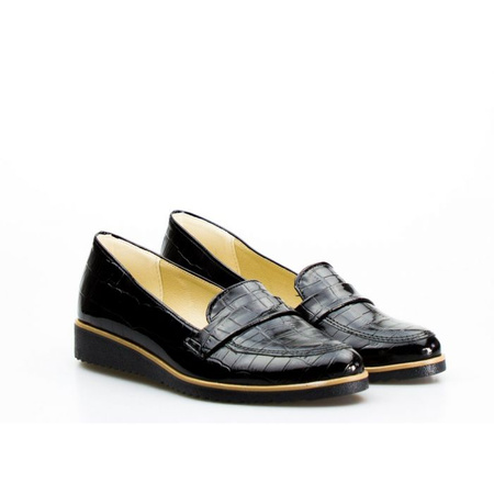 Mokasyny na koturnie wężowe lakierowane czarne Optimo