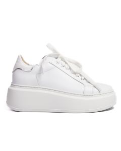 Sneakersy na platformie z lakierowaną cholewką skórzane białe Sempre 23-397