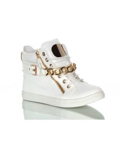 Sneakers - białe trampki z lakierowanymi wstawkami. Buty ze złotymi zdobieniami. 