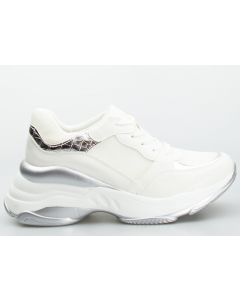 Białe sneakersy na koturnie ze srebrnymi wstawkami