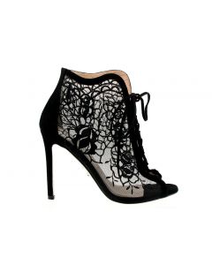 Sandały wiązane z koronką czarne Victoria Gotti